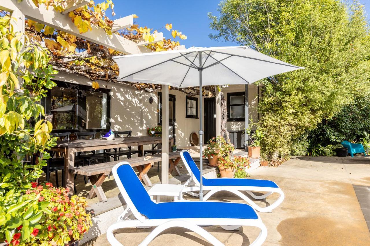 The Village Apartment, Just Steps To The Village Shops, Bars And Restaurants Havelock North Exterior foto